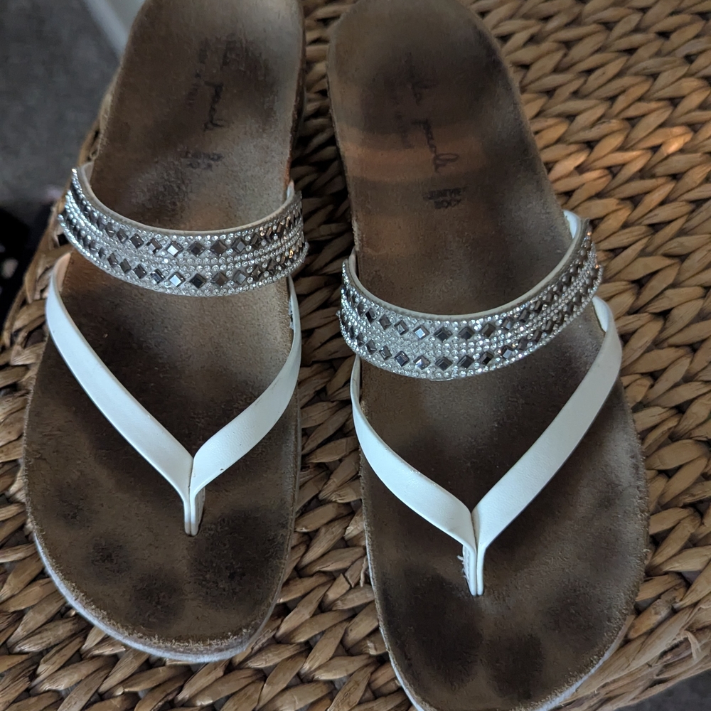 Mila Paoli White and Silver Sandals with Elegant Design